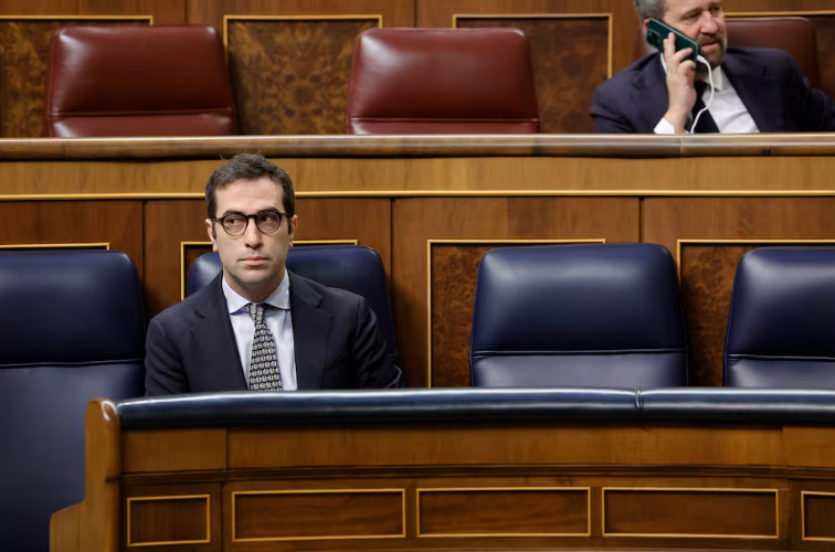 Ayudas ICO 2025: el Gobierno activa 5.000 millones para empresas afectadas por los aranceles de EE.UU. Ayudas ICO 2025: el Gobierno activa 5.000 millones para empresas afectadas por los aranceles de EE.UU.